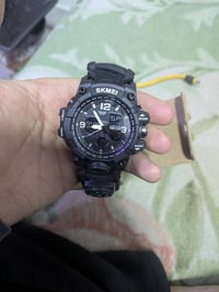 ساعة رقمية • بوصلة • مقياس حرارة