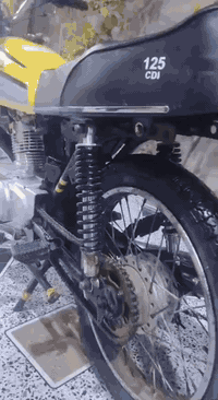 دراجة • نضيفه • بصرة صادق