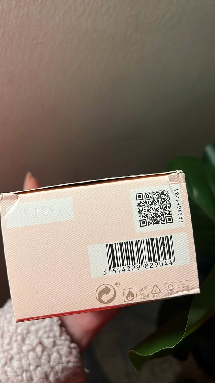 عطر My Burberry Blush 💖
عطر نسائي أنيق وناعم 🌸
رائحة فريش + راقية + منعشة تخبل ✨
مناسب للاستخدام اليومي والمناسبات

🔹 الحجم: 90ml
🔹(ثبات وفوحان حلو)
🔹 صناعة: ألماني 🇩🇪
🔹 درجة أولى / أصلي 100%

✨ مميزاته:
 • رائحة أنثوية جذابة جدًا
 • فوحان واضح بدون ما يكون مزعج
 • ثبات ممتاز خصوصًا بالجو المعتدل
 • خيار مثالي للبنات اللي يحبون العطور الناعمة

💰 السعر: (80,000)
📍 متوفر تسليم بغداد والمحافظات

📩 للحجز والاستفسار خاص


**إذا كنت صاحب هذا الإعلان وتريد حذفه لأي سبب، رجاءا أرسل رسالة إلى الدعم الفني**