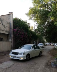 ملكة 2002 كرستال اصل  دكمتين  محرك ديفور صغير محرك وكير مكفولات  تبريد...