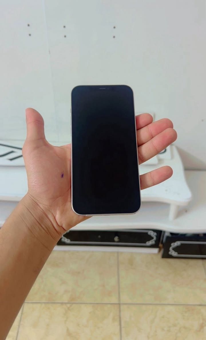 سلام عليكم ايفون 12 برو ماكس ذاكره 256 بطاريه 79 جهاز مكفول كفاله عامه جهاز خير من الله كارتونته وياي جهاز مفول على آخر حبه رقم *********** ستفسار على هاذه الرقم
