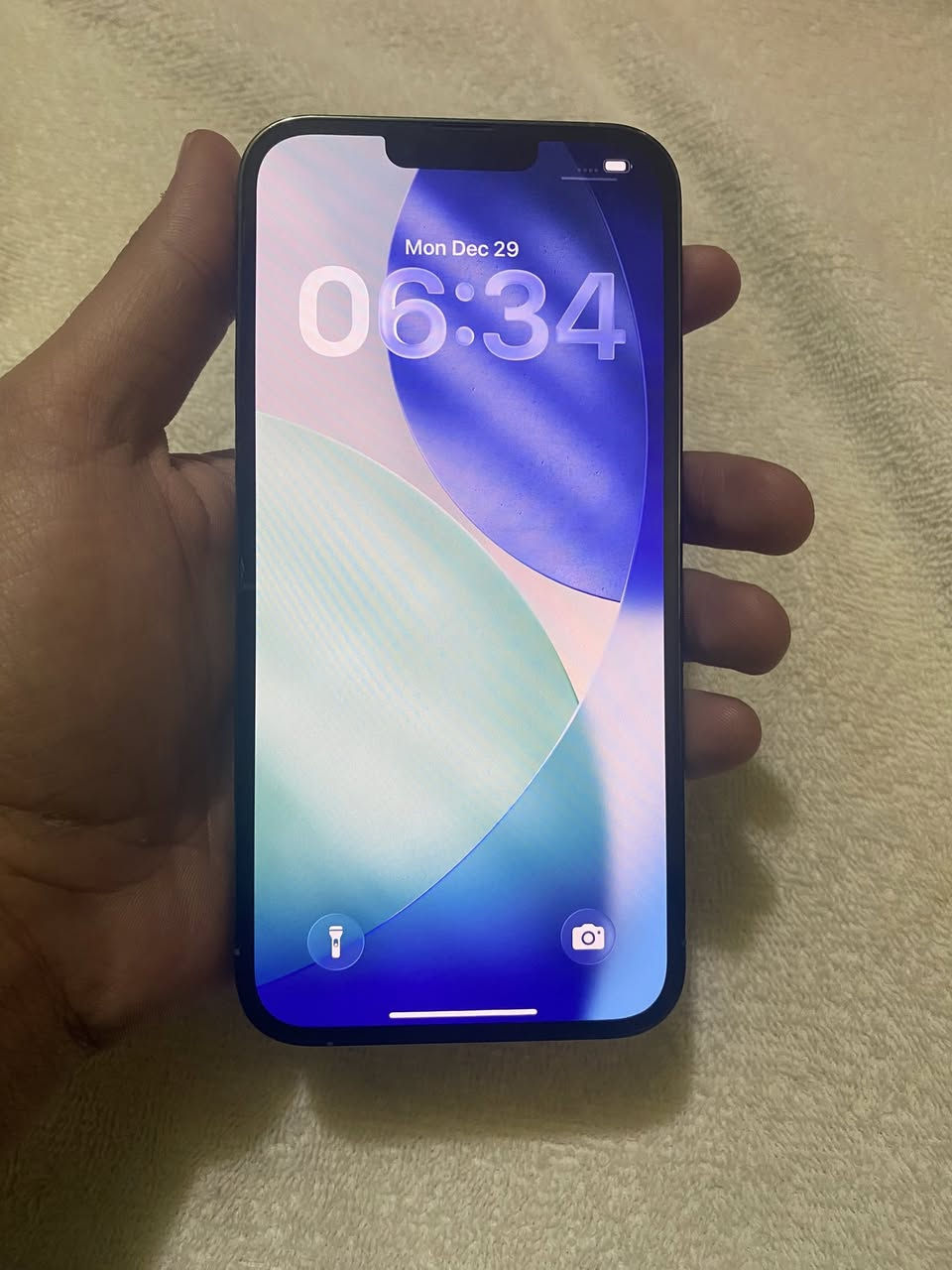 iPhone 13 Pro Max
ذاكرة :256

بطارية 88 شرط مامصعد بطارية  وتر بروف

تك شريحة

السعر 730 وبي مجال بسيط

للتواصل :*********** واتساب فقط
