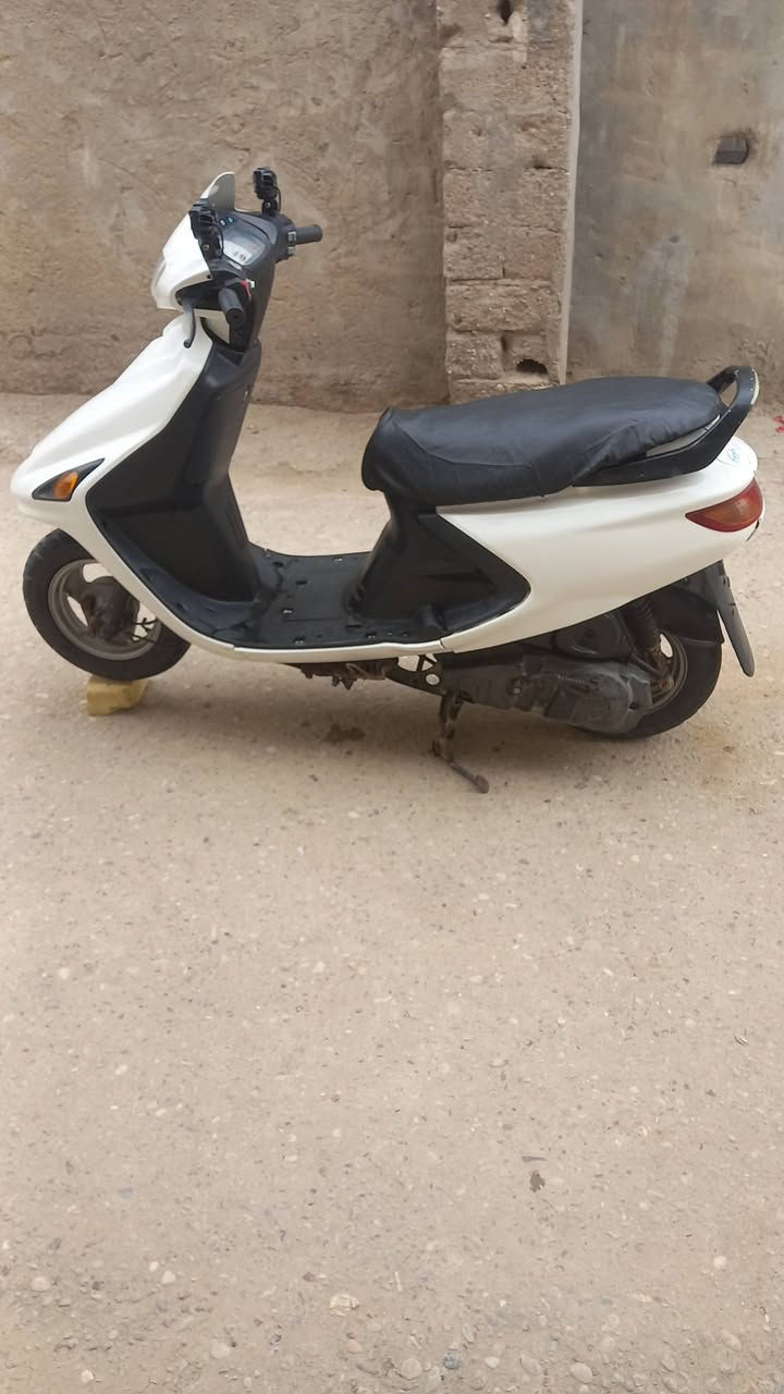 السلام عليكم فراشه للبيع حاويه***********
