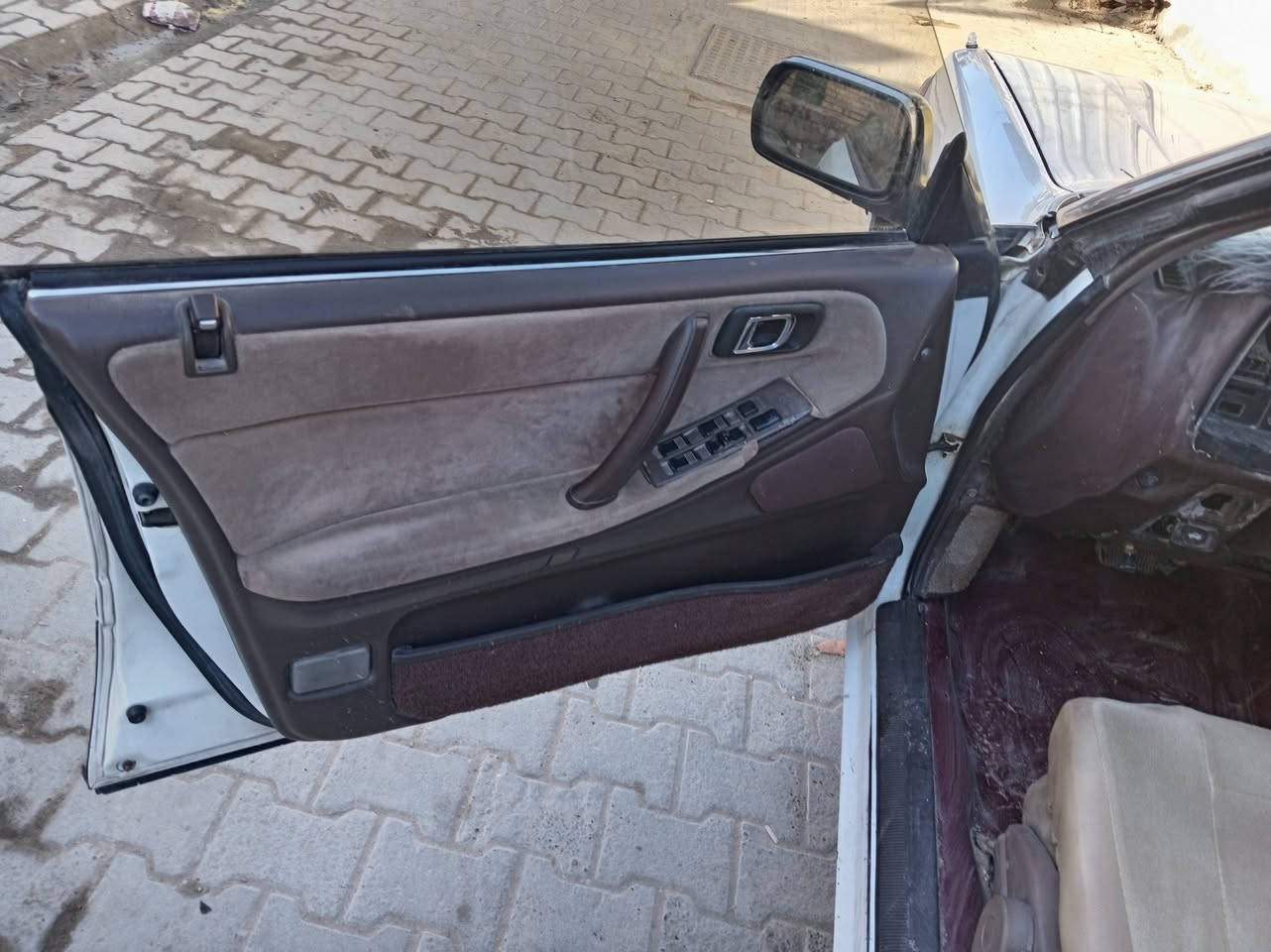 سلام عليكم للبيع هارتوب فنصه مديل ٩٠ اصل السياره جاهزه تبريد شغال تخم تاير جديد حداديه خير من الله كير مكينه ٢٥٠٠ فيشه وبطل سي ٩ رقم بغداد اسمي امداور ثاني يوم سنويه لل ٢٧ السياره مكفوله من الكص ونقل جثه و الاصوليات مشروع وطني سعر ٥٠ وبيه مجال اللشراي مكان نجف حي العسكري الاتصال ***********
