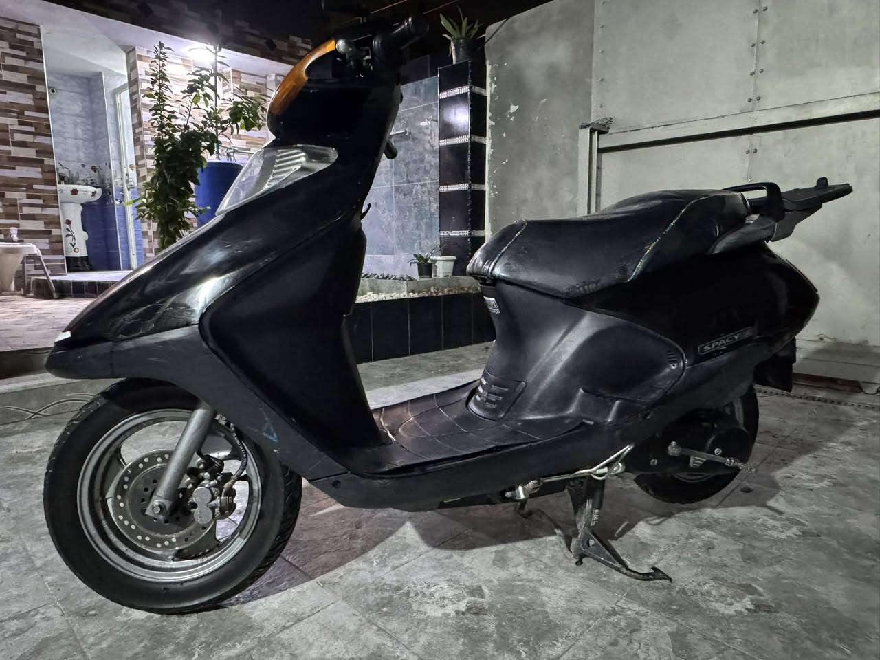 سلام عليكم دراجة رمبه سبيسي ياباني نكرى سلف + هندر دراجة مكفولة من ناحيت نضافة مكاني كوت السعر800 وبيهة مجال
***********
‏‪
