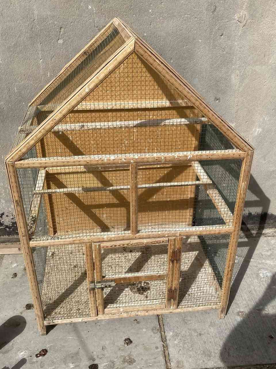 سلام عليكم قفص للبيع لاستفسار الاتصال ع رقم ***********
