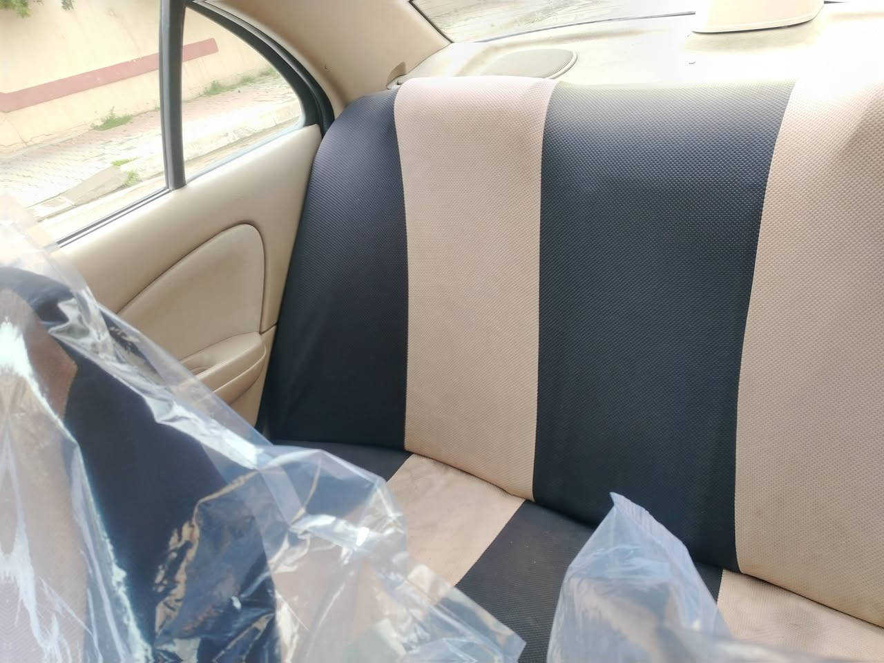 سني ياباني ٢٠٠٨ لون ذهبي رقم أربيل 
برد. الباب الخلفي صبغ الهلال الجاملغ الخلفي ما واصل للقباق مال البانزين  وبارد راس الجاملغ السكن محرك اسود كلشي. ع البلاد
السعر ٩٢
ورجادً المو شراي. لا يكسر بحلال الناس


**إذا كنت صاحب هذا الإعلان وتريد حذفه لأي سبب، رجاءا أرسل رسالة إلى الدعم الفني**