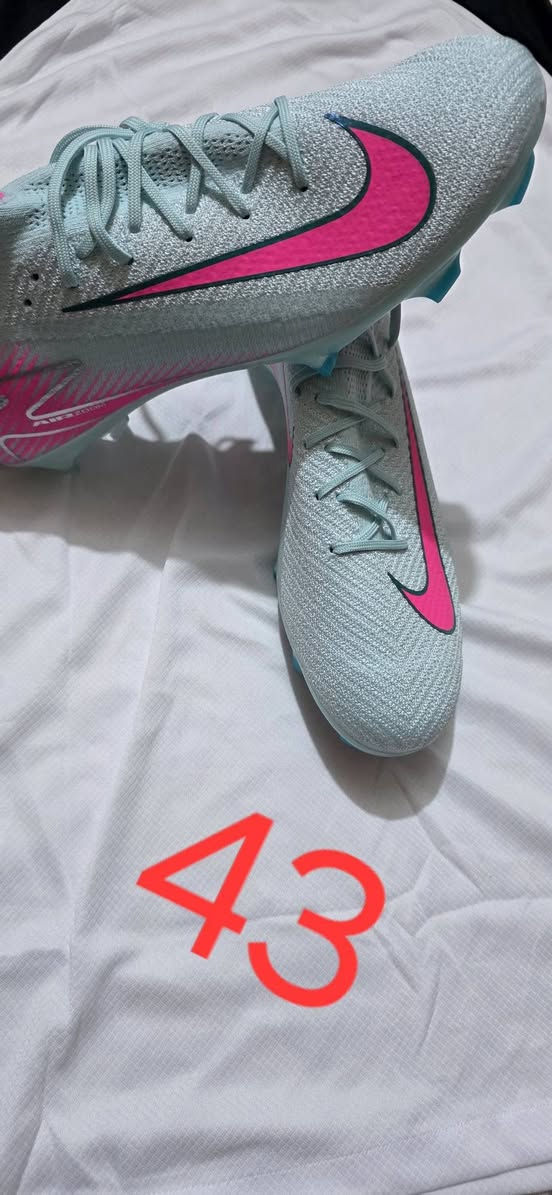 السلام عليكم
احذيه استد ومحبب نايك اصلي 

جميع الالوان والاحجام

يوجد توصيل لجميع المحافظات 

***********
