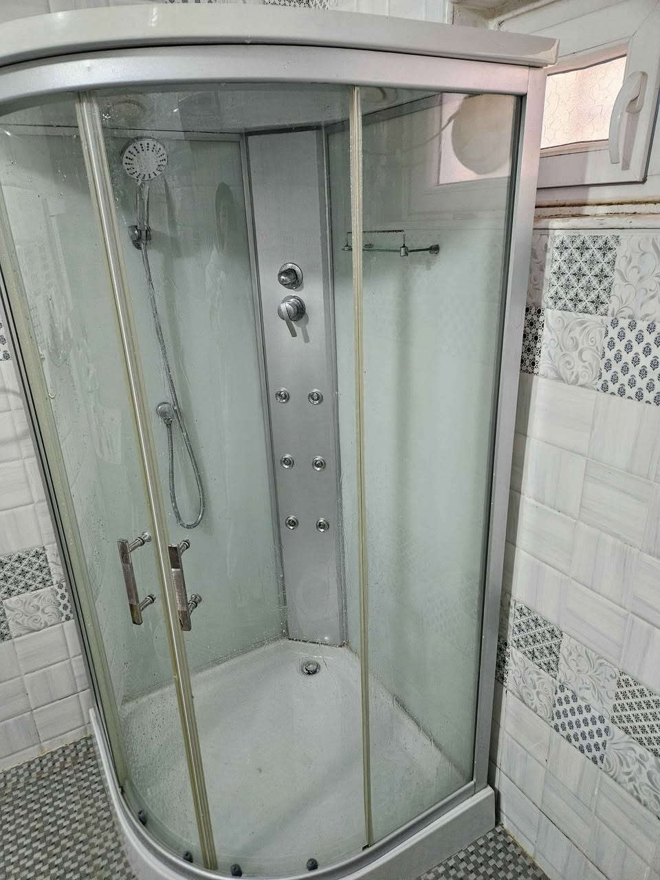 شور حمام زاوية سقفي و تلفون و جانبي للبيع الابعاد متر في متر للتواصل 
078 55 979 272
مستعمل نظافة متوسطة 
السعر ٢١٥ الف شامل التوصيل داخل كربلاء الشد عليكم كربلاء, العراق
