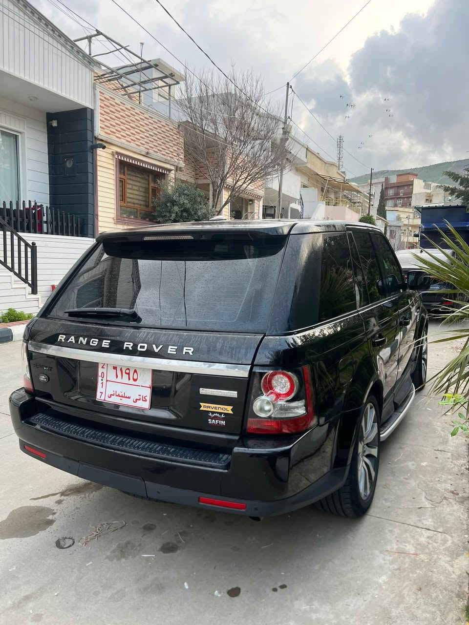 🚨🔥 ملك الشوارع – فخامة + قوة 🔥🚨
Range Rover Sport
💥 رانج روفر سبورت – سواد هيبة 💥
الموديل: —
المحرك: V6 / V8 (حسب النسخة) 🔥
الكير: اوتوماتيك
الدفع: رباعي AWD 🏔️
اللون: أسود ملكي 🖤
الحالة: نظيف جداً
━━━━━━━━━━━━━━━
💎 المواصفات:
جلد فاخر
شاشة + نظام معلومات
رادارات + حساسات
كاميرا خلفية
سقف بانوراما 🌤️
تبريد وتدفئة مقاعد
نظام Terrain Response (طرق + أوف رود)
تعليق هوائي (راحة وثبات)
جنوط كبيرة سبورت
━━━━━━━━━━━━━━━
🔥 سيارة فخمة + مناسبة للمدينة والسفر
🔥 راحة عالية + هيبة على الطريق
💰 السعر: على السوم
📩 للاستفسار خاص / واتساب
📍 جاهزة للفحص


**إذا كنت صاحب هذا الإعلان وتريد حذفه لأي سبب، رجاءا أرسل رسالة إلى الدعم الفني**