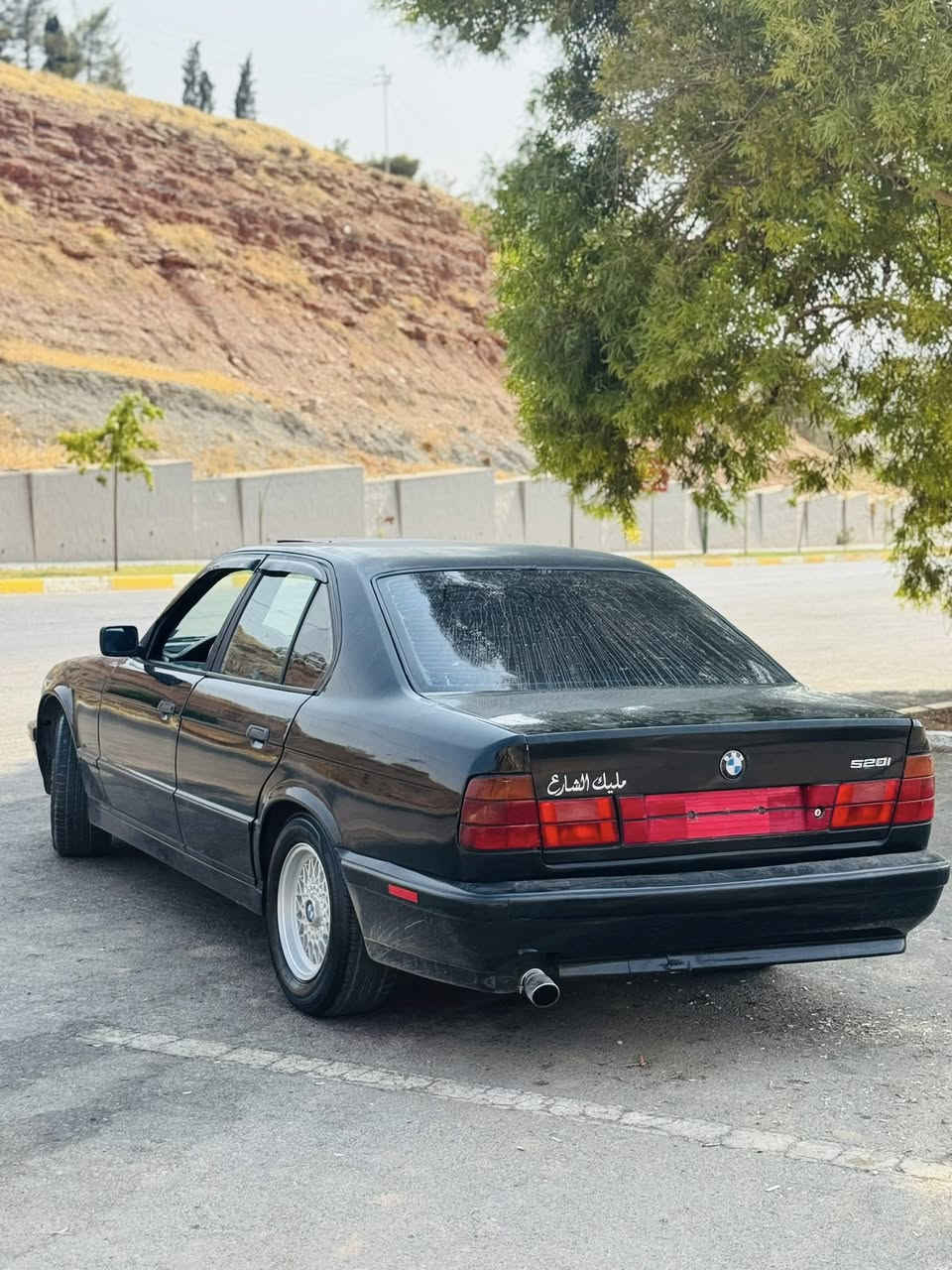 سةرتا بة ناوى خوا 🖤✨
 ماشاالله تبارك الله لةمالى هـةموولايةك: بيئيم/موديل:1990كراوةتة1993 :ئارم پلاستيك سليمانى ئارم و ئةوةليات بةشةرت/ مةكينة:520/ كيرعادى /گير و مةكينه بةشةرت/موس و براوه بةشةرت/ جامرغى لاى سةياقى ليدانى هةية خةفيفه باقى بةشةرت/ سةيارةكة مالى دؤسته شتيكى هةتابليت ريك و پيكة/ قوتةكةى خوشى هةيه /بؤزانيارى زياترنامة بنيرن يان ژ.م :*********** ڤايبةر و واتس ئاپيشى لةسةره :لةخزمةتان دام.
