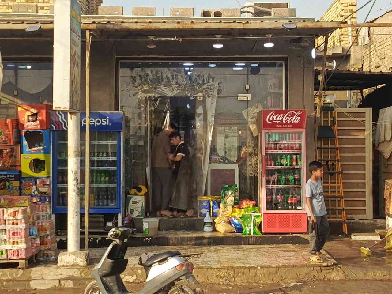 السلام عليكم للبيع المحل اجار شغله خير من الله الماجديه قرب الصفاء القديمه عله  الشارع العام الاستفسار عله الرقم ***********
