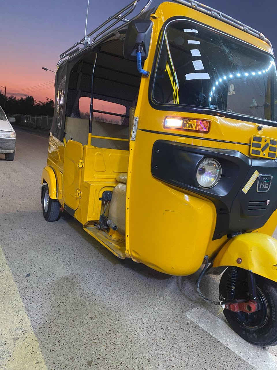 سلام عليكم تكتك أوراق اصولي تكتك خير من الله لمودل 22اكفلك تحويل سعر 7وبها مجال حك جيه شراي يتصل ***********
