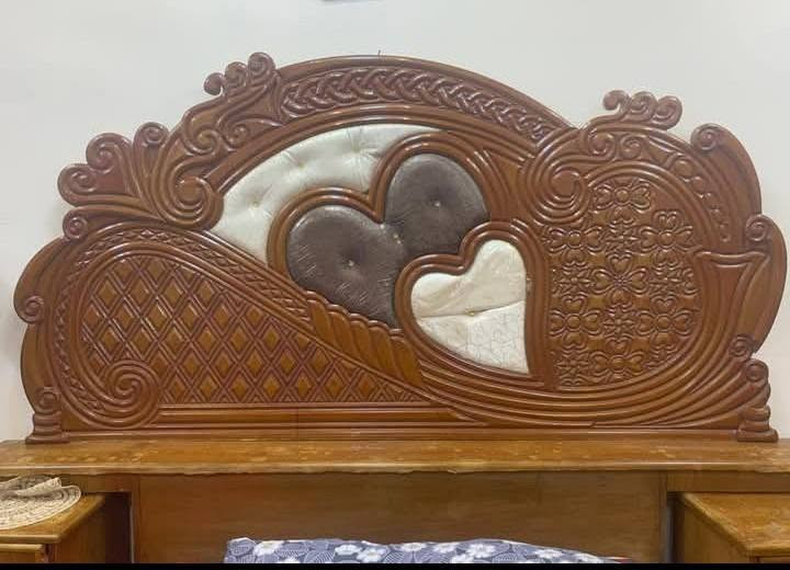غرفه نوم متكونه من سبع قطع السعر 900 وبيهه مجال
يرادله صبغ ويدات فقط والدواخل كلش نصيفه


**إذا كنت صاحب هذا الإعلان وتريد حذفه لأي سبب، رجاءا أرسل رسالة إلى الدعم الفني**