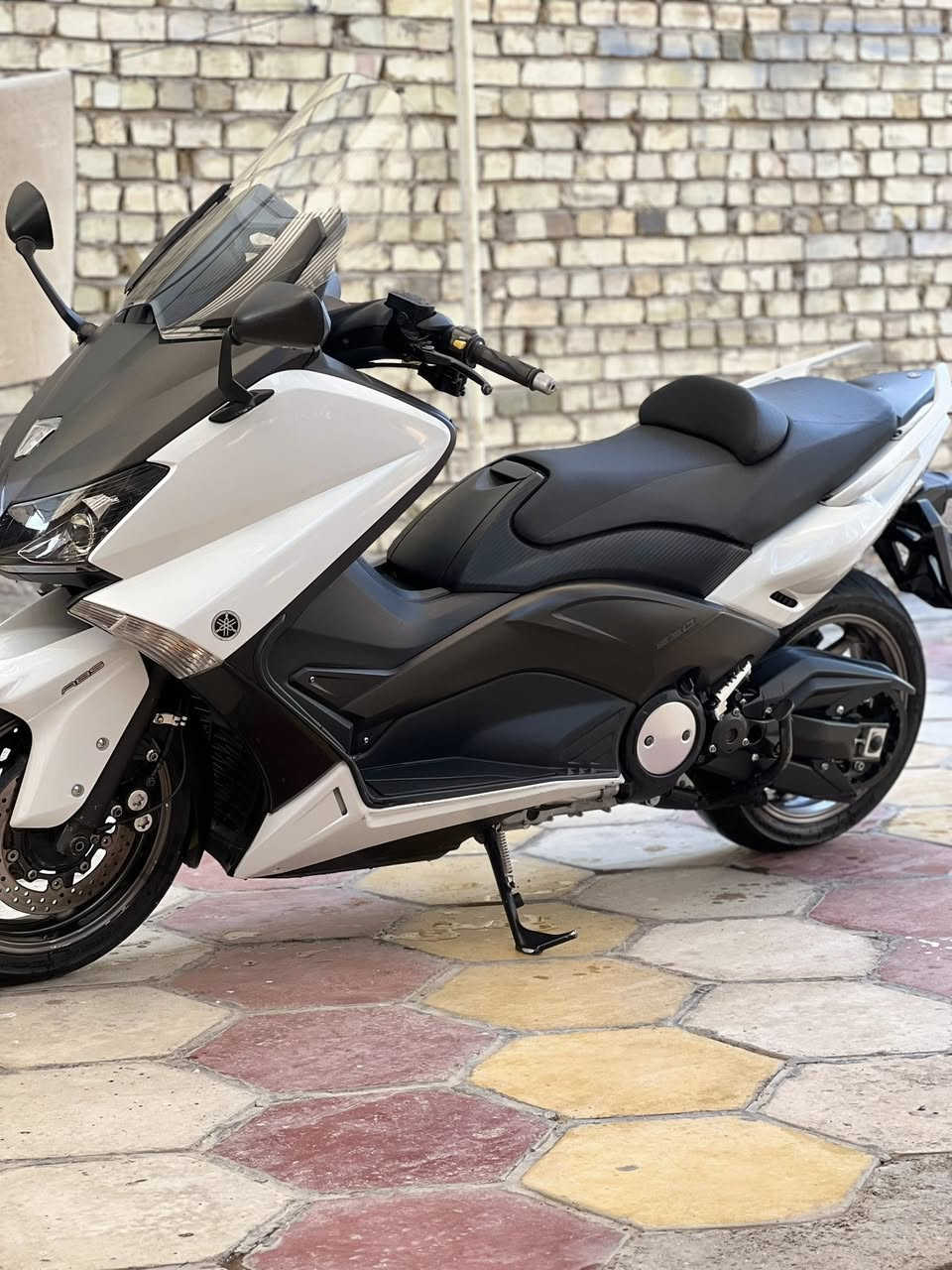 السلام عليكم T Max 2014 الدراجه. بحالة الوكاله كفاااااااله عامه. للأخير  كلها على وضع الشركه 
ماشيه ١٥ الف حقيقي. تجي وتشوف بعينك  الدراجه Abs. سكيورتي   مكاني بغداد. الشعب. ***********
