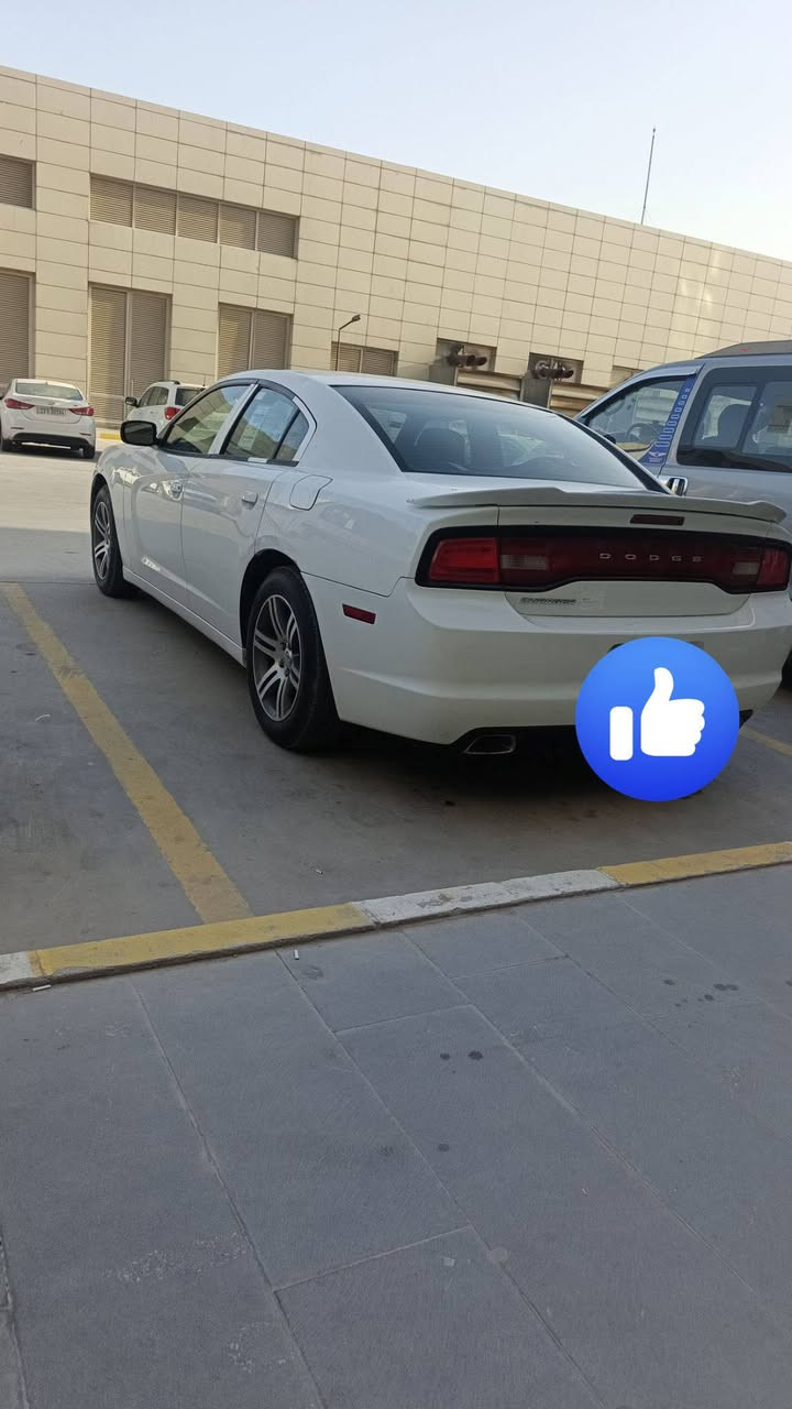 يا الله جارجر موديل2012  رقم بصره سنويه لل30 تحويل ثاني يوم محرك 3600
محرك وكير وتبريد وحداده خير من الله جاهزه تخم تاير جديد لايت زنون اصلي شاشه كاميرا خلفيه كلها جاهزه ما بيها نقص خير من الله 
سياره وارد كندي  كفاله عامه 
السعر  155وبيها مجال بسيط كلش 
مكاني ذي قار سوق الشيوخ 

***********
***********
