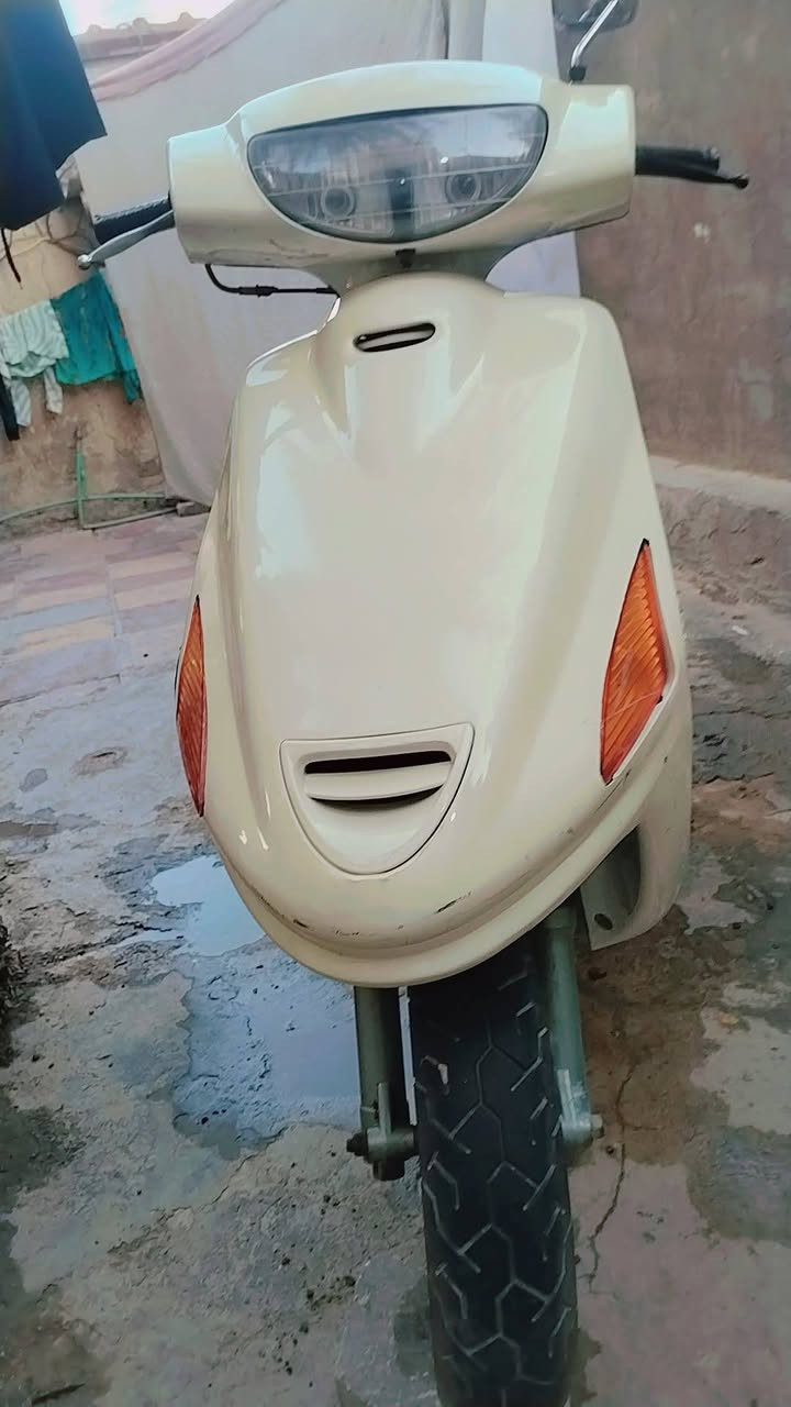 سلام عليكم دراجة فراشة للبيع دراجة شغالة وكهربائيات شغالة أوراق من الوكيل السعر على الخاص للأستفسار على الرقم واتساب ***********
