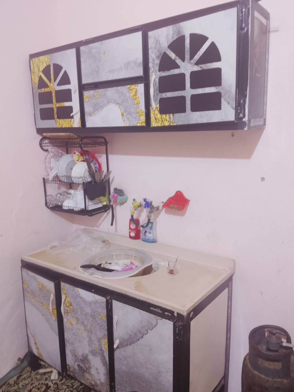 اغراض للبيع ثلاجه جديده والمبرده جديده السعر الخاص ***********
