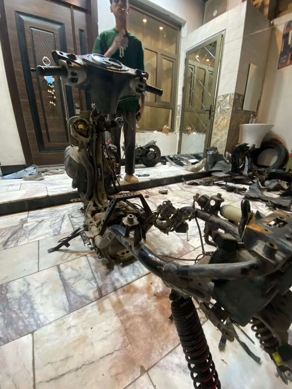 شاصي سكنس فحل ياباني وياضفيره وعقل وجويتر وكلشي كامل للبيع السعر ١٣٥ وبيها مجال للشراي ࢪقمي ***********
