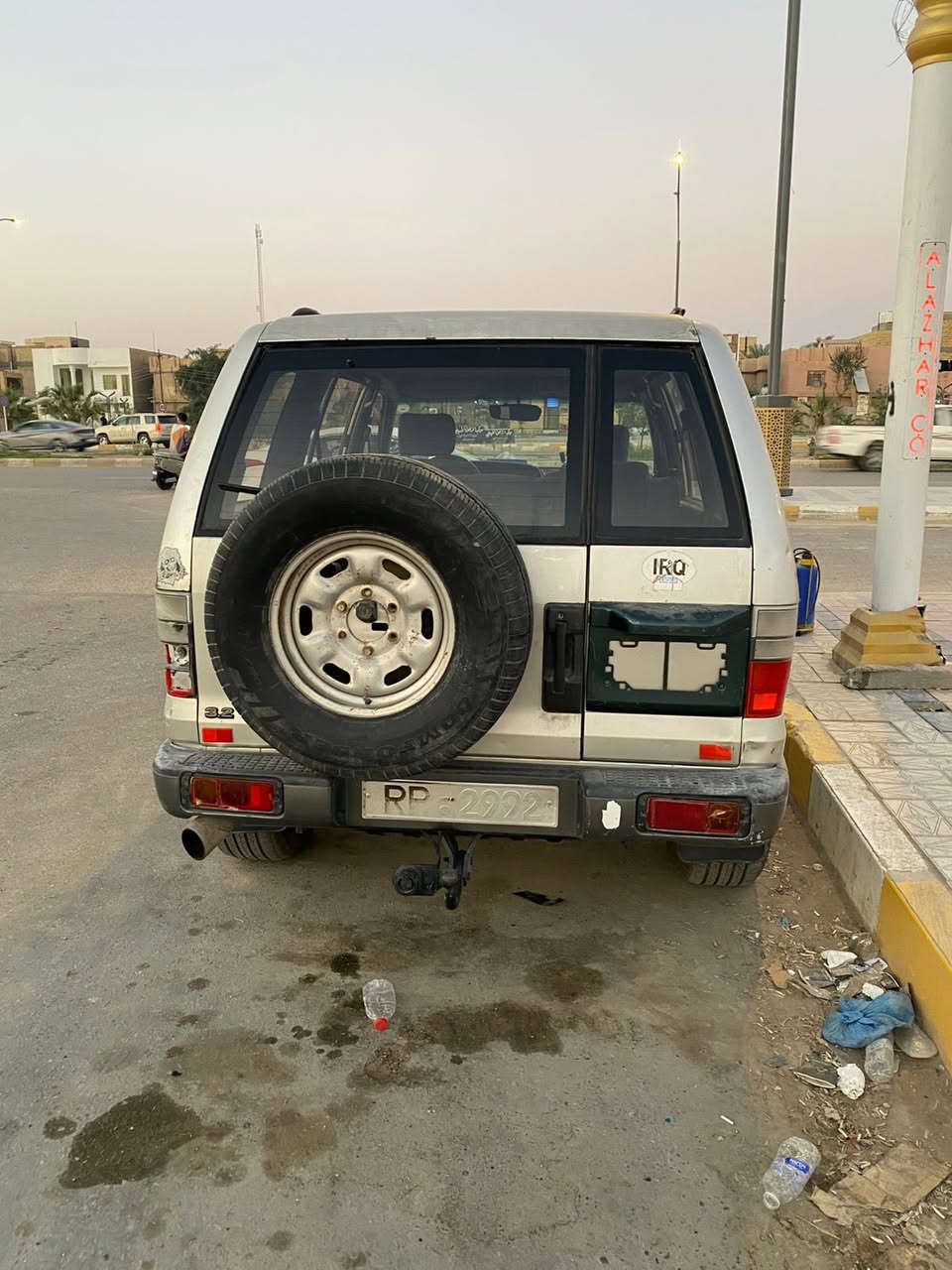 ايسوزو موديل ٩٧ محرك بلاد كير عادي سيارة جاهزة تخم تاير محرك جديد حاويه حداديه باتري كله جديد على وضع الشركة مكفوله من الضربه والصبغ فقط دحجات بسيطة مثل ما واضح بالصور مكان السياره ناصرية السعر ٥٥ وبيه مجال للتفاصيل *********** غير متواجد عل فيس
