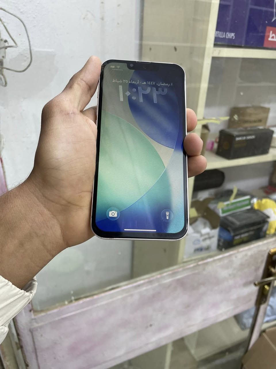 ‏١٣ عادي ذاكره ١٢٨ بطاريه ٨٥ مبدل شاشه ومضروبه الشاشه من فوك من وكع صار بي ضعف بل نت ولكامرا الكزازه واكعه خال لاسق حته متترب سعر ١٧٥ مكان شعب ***********
