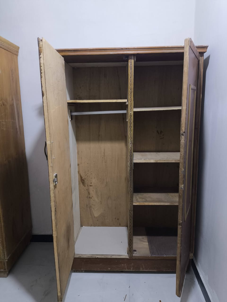 السلام عليكم كنتور للبيع ب 50قفل  ***********
