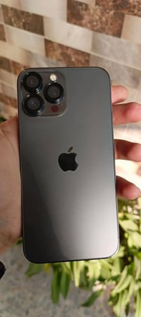 ايفون 13 برو ماكس ذاكرة ١٢٨ بطارية ٨٦ تك سيم جهاز نظيف فقط ظهر مبدل شر...