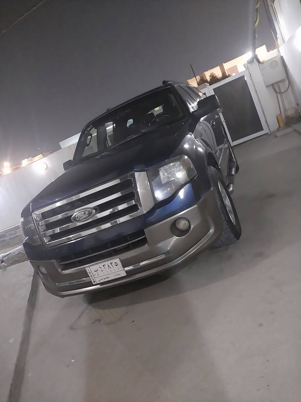 سلام عليكم فورد اكسبديشن
مديل 2007 سياره جاهزه محرك وكير جديد قبل شهرين من شادهن سياره ما ناقصه شي .المواصفات معروفه فور ويل شاشه ثلاث قطع تبريد منضومنه زنن   كشنات جلد 

كرسي السايق كهربائي رقم بغداد  سنويه لغايه 28 راعيه يمي ..معروضه ب130 وبيه مجال قليل 

سياره مكانه نجف ...الرقم ***********
