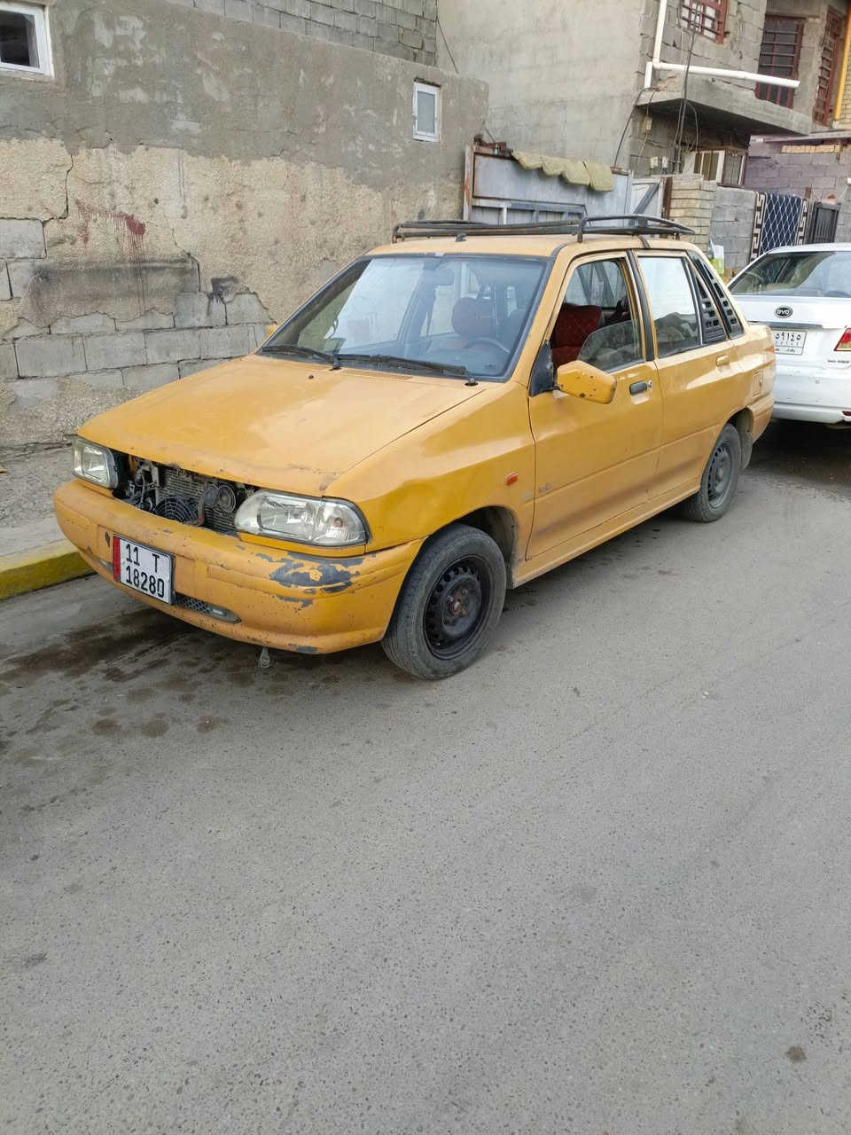 سايبه موديل 2011مثل ما واضحه بل صور مصفره هيه وقرامه محرك يبخر السعر 18 ورقه مكان  السياره حي الفرات رقم صاحب السياره ***********
