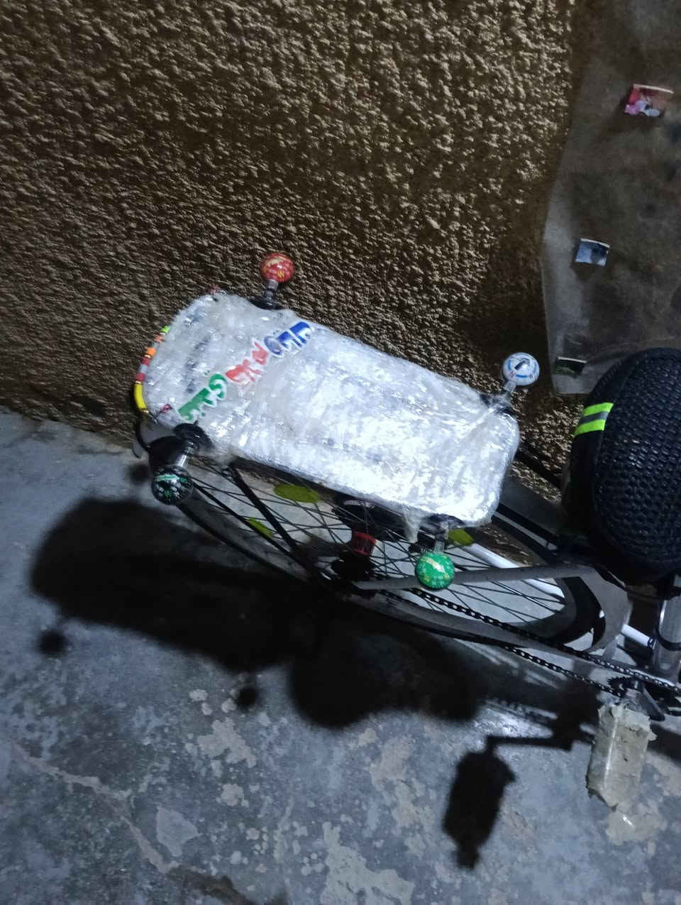 السلام عليكم سيكل حجم26 بايسكل باتري هورن نشرات جمبازه كامله لشه نظيفه كفاله شخط ما بيها السعر 125 وبمجال بسيط حك الجيه ***********
