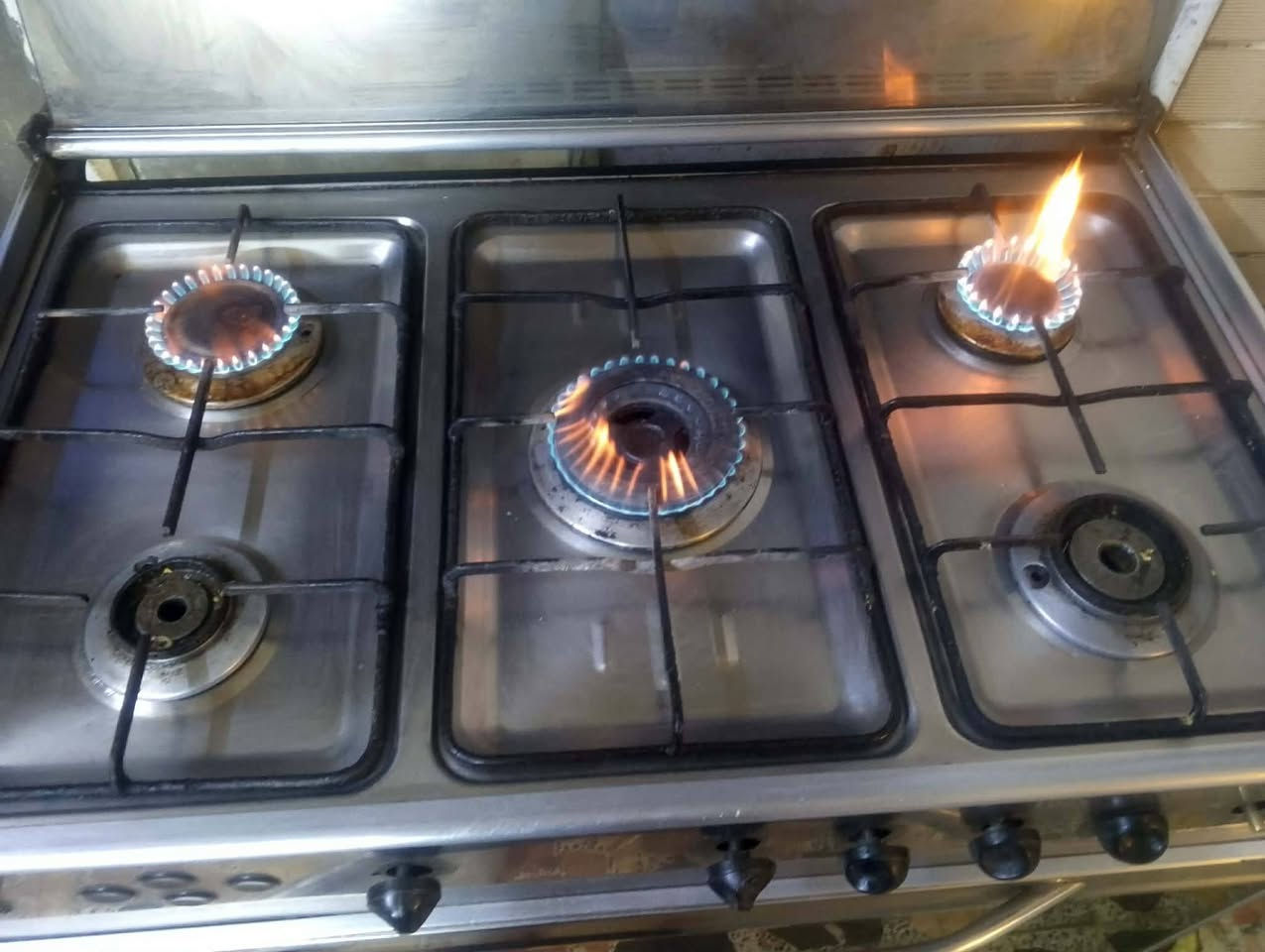 سلام عليكم طباخ 5 عيون كله شغال السعر 100 وبي مجال مكاني حي ميسان ***********
