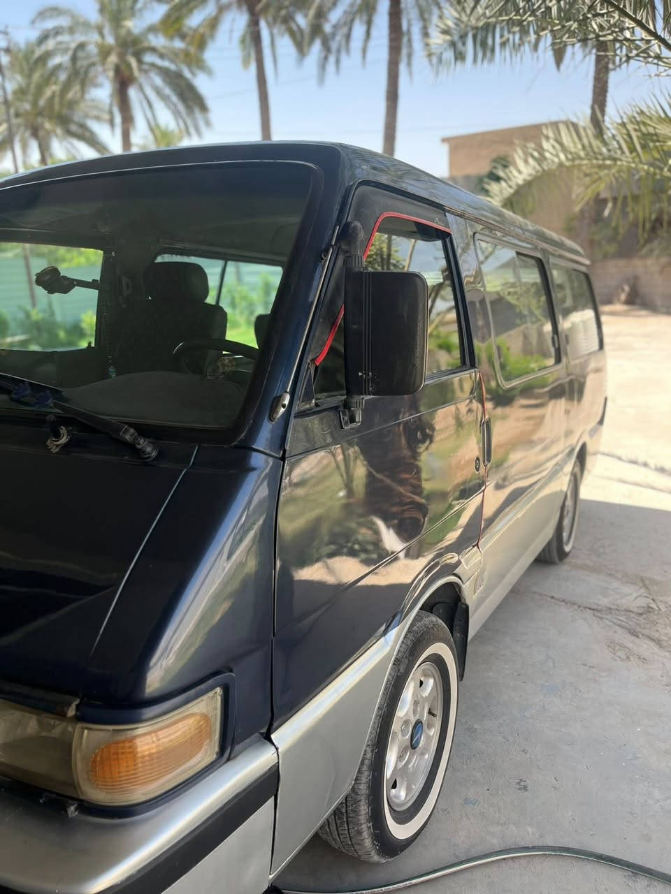 السلام عليكم بستة موديل 94 شكل 95 تعمير جديد مكينة مجفت جديد من دون ضربة سيارة حلوة ونظيفة عرض 55 وبيها مجال بسيط الشراي يتواصل ع الرقم الآتي ‭0772 138 7235‬
