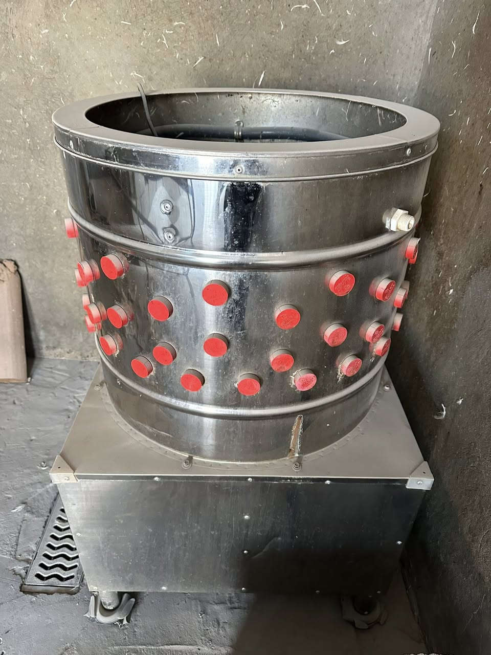 هلاسه جديده حجم وسط مشتغله 15يوم فقط السعر 200 قفل  ***********
