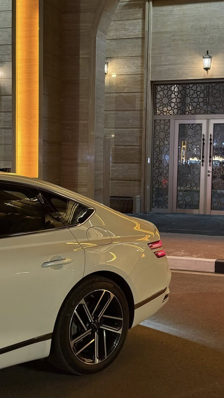 السلام عليكم 
جنسس g80 2025 فول اوبشن اربعه سلندر
 داخله كتاب شهداء 
ماشيه فقط 10 الاف كيلو 
حادث فقط تبديل جاملغ فقط 
ايرباكات كامله سليمه 
مواصفاتها فول للأخير 
جلد تدفئه تبريد خزن كشنات 
شاشه متصله + شاشه تبريد 
انضمه قياده + حساسات امامي خلفيه 
كاميرا خلفيه + رادارات 
رادار امامي وخلفي وجانبي 
وقوف ذاتي تحذير الخروج عن المسار
قياده شبه اليه 
نقاط عمياء + رادار تفاعلي 
مثبت سرعه ذكي متكيف مع الشارع 
نضام التعليق( حداديه ) ذكي كهربائي 
بانوراما + برده خلفيه + تدفئه كشنات خلفيه 
ترحيب مرايا جانبيه + كشنات 
صندوك كهرباء
تحكم مكان الستيرن كهرباء 
لايت امامي ٢٤ عدسه للتك الواحد
بك لايت لد 
مكينه 2500 توربو 300 حصان تقريباً 
كير ماوس + ماوس تحكم بالشاشه 
بصمه ( تتعرف عليك السياره من بصمه اصبعك )
نضام دخول ذكي لكل الأبواب 
تشغيل عن بعد 
للأستفسار : ***********
العنوان البصره
السعر : 430 ورقه وبيها مجال قليل
