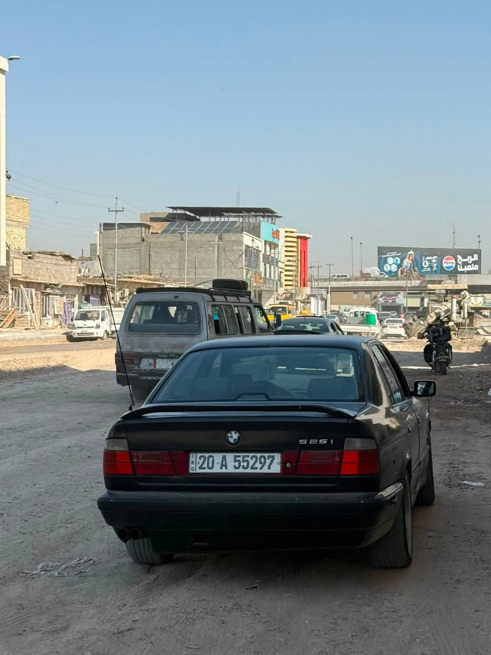 525 مفتوح موديل ١٩٩١ 
بيها ضربه واضحه ب الصور 
تبريد شغال 
رقم ديالى 
باقي التفاصيل تواصل ويا    ***********

ب الف ونص ابيع
