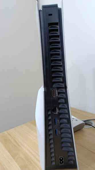 السلام عليكم بلي فايف سليم نظيف مستعمل سنه ذاكره واحد تيرا كارتونته ويا مكاني بغداد السيديه للاستفسار *********** بي واتساب
