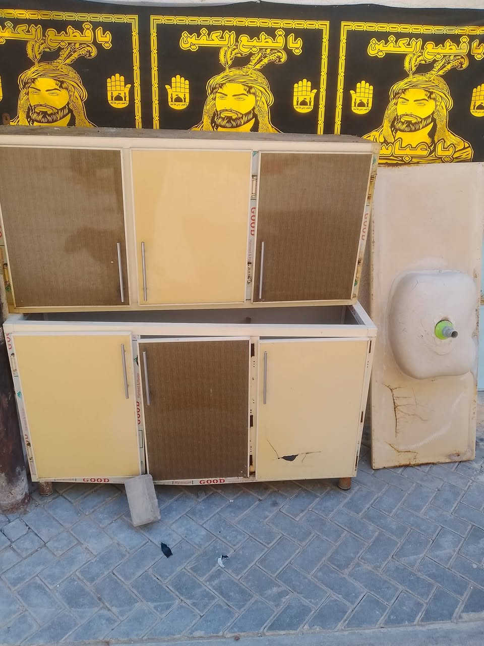كاونتر سنك موديل  تركي تسگام عراقي  اشتريته بهذاك الصيف كاونتر نضيف وجديد غير بس الفايبرة الخارجيه مكسورة وبي تصليحات جدا بسيطه مثل غسل وبرغي 
اشتريته ب450 جداري وارضي حاليا اريدة ب150 بغداد مدينه الصدر شارع جامع الحكمه ***********
