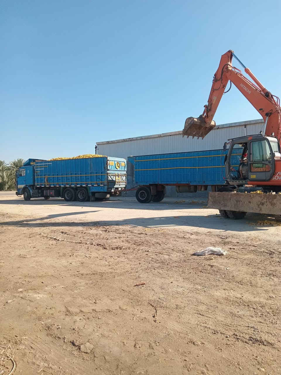 سلام عليكم عربانه للبيع طول سبعه ويل عشرين تايرات جدد جاهزه علا شقل سعر 75}
***********
