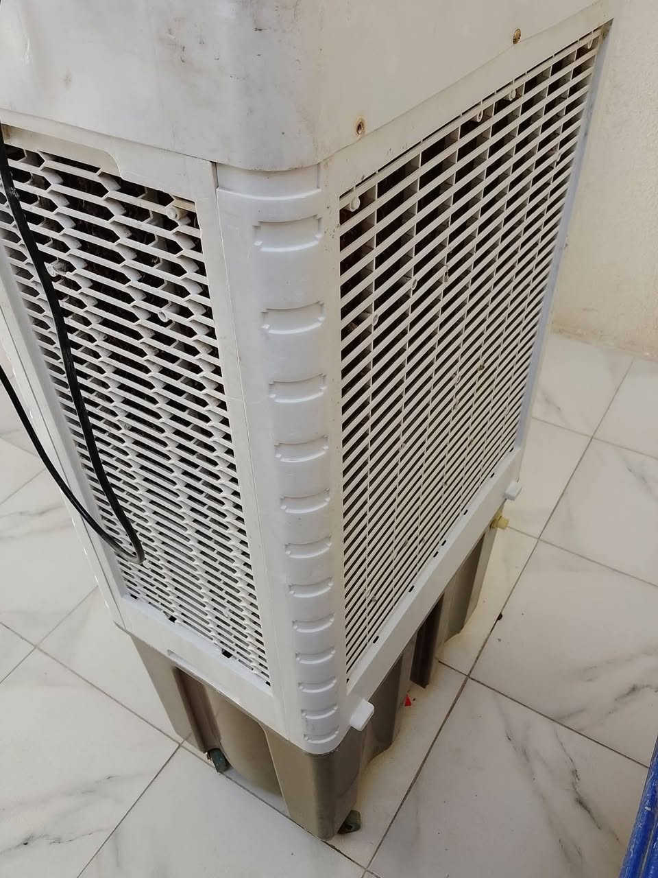 مبردة كونفيرا شغاله عالفحص
٣سرعات

هواها جدا بارد 
بيها صوت بوربرن
السعر ٥٠


**إذا كنت صاحب هذا الإعلان وتريد حذفه لأي سبب، رجاءا أرسل رسالة إلى الدعم الفني**