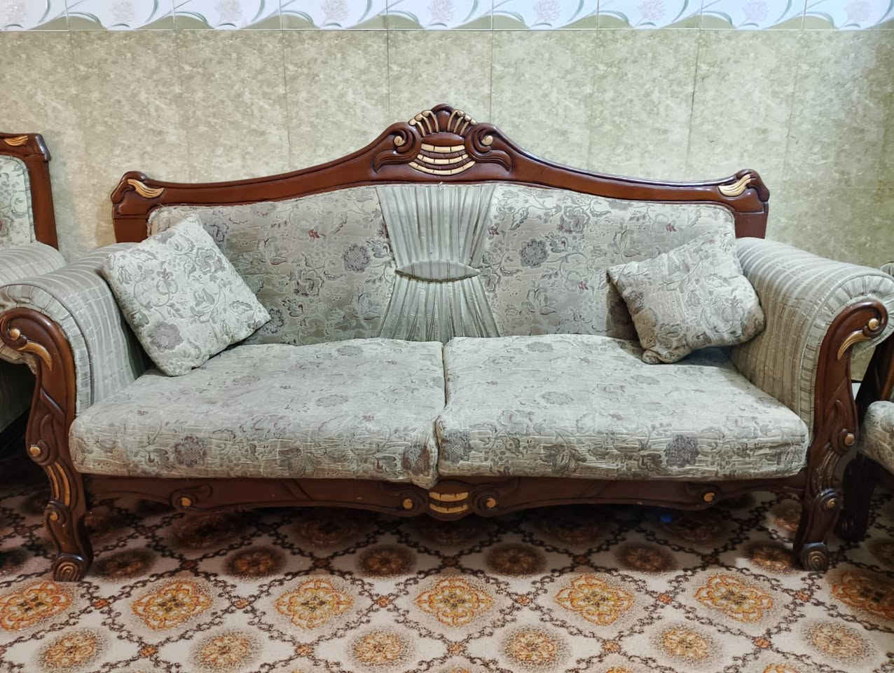 السلام عليكم قنفات للبيع ٨ نفرات زان الجو ٢٥٠ وبيهن مجال مكاني كربلاء بل حر ***********
