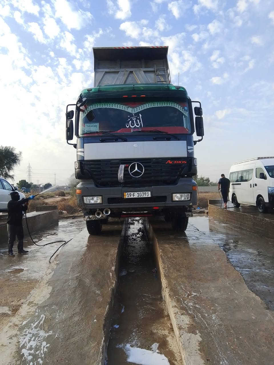 سياره اكتروز حجم المكينه 46
شاصي41 مجموعه جي اف موديل 2002
تخم تاير كير كهربائي سياره مكفوله كفاله عامه لستفسار اتصال ***********
