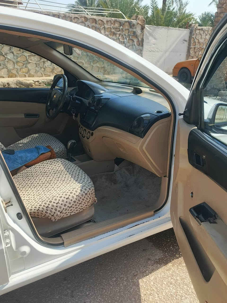 سلام عليكم افيو موديل 14 رقم مثنى مشروع وطني صبغ  احزام سياره محرك كير جدد محركه مسكر
مكاني نجف بيع فقط سعر 62وبيه مجال قليل استفسار عل رقم ***********
