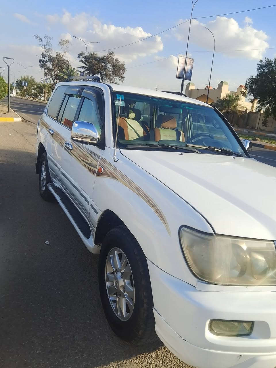 تويوتا لاندكروز 2001
مصبوغ عام بدون قلبه
المحرك: 6 سلندر 4500
محرك وكير مكفولات
فول مواصفات – 7 ركاب
المواصفات:
3 قطع تبريد
فتحة سقف
دواخل صاج
هوك خلفي
دبل تانكي
ثلاجة بالكونسول الوسطي
قير أوتوماتيك
شاشة كبيرة
لايتات زينون
كامرة خلفية
مواصفات إضافية أخرى
السيارة تبريد ممتاز
البطارية والتواير والكهربائيات كلها مكفولة
رقم بغداد الدولي – باسمي (شرط التحويل)

مكان السيارة: بغداد
للاستفسار: ***********
