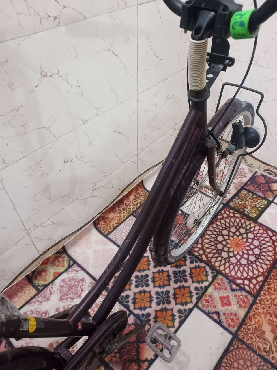 سلام عليكم باسكل حجم 26 للبيع مديل 2012 وياله موس تايرات عله وضعه البلادي باسكل برغي ما عايز نضافه كدام عينك سعره 75 وبي مجال! مكاني نجف ( بيع فقط مراوس ماكوو ) ***********
