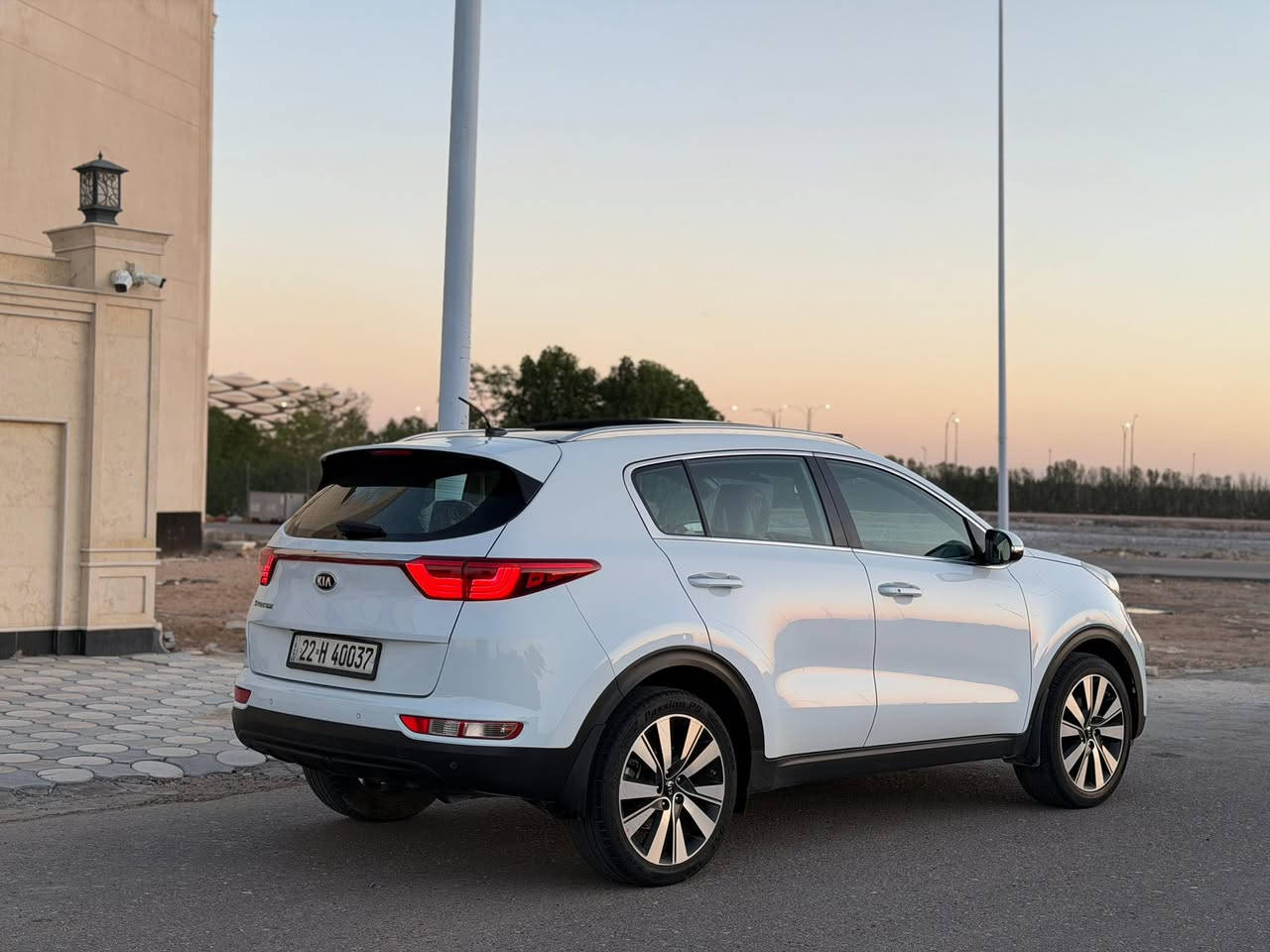 السلام عليكم 
كيا سبورتجً 2018. خليجي
فول مواصفات 1/1 محرك 2000 دوش
ماشية 60  كيلو
جاهزه السياره تبريد كير محرك حداديه تخم تاير. مواصفاتها فول (بصمة شاشه حساس بنراما تحكم ستيرن كشنات كهربائيه مرايات شفط. رقم شمالي سنويه جديده

مكاني بصره 
شراي يتصل
***********
