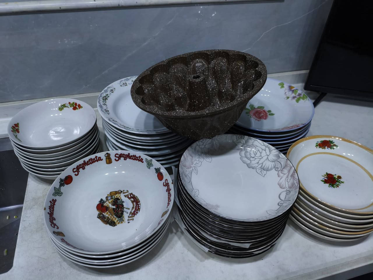 اماعين البيع جديدات كلهن حلوات 65 ماعون كلهن شلعه ابيعهن وهاذ البراد جديد ألمي ثلج ماته البيع ***********
بغداد السيديه تقاطع درويش
