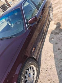 عندي BMW V8.  540 كير اوتوماتيك مكينه 40مال حويه وغرفه نصيفه جدا تبريد...