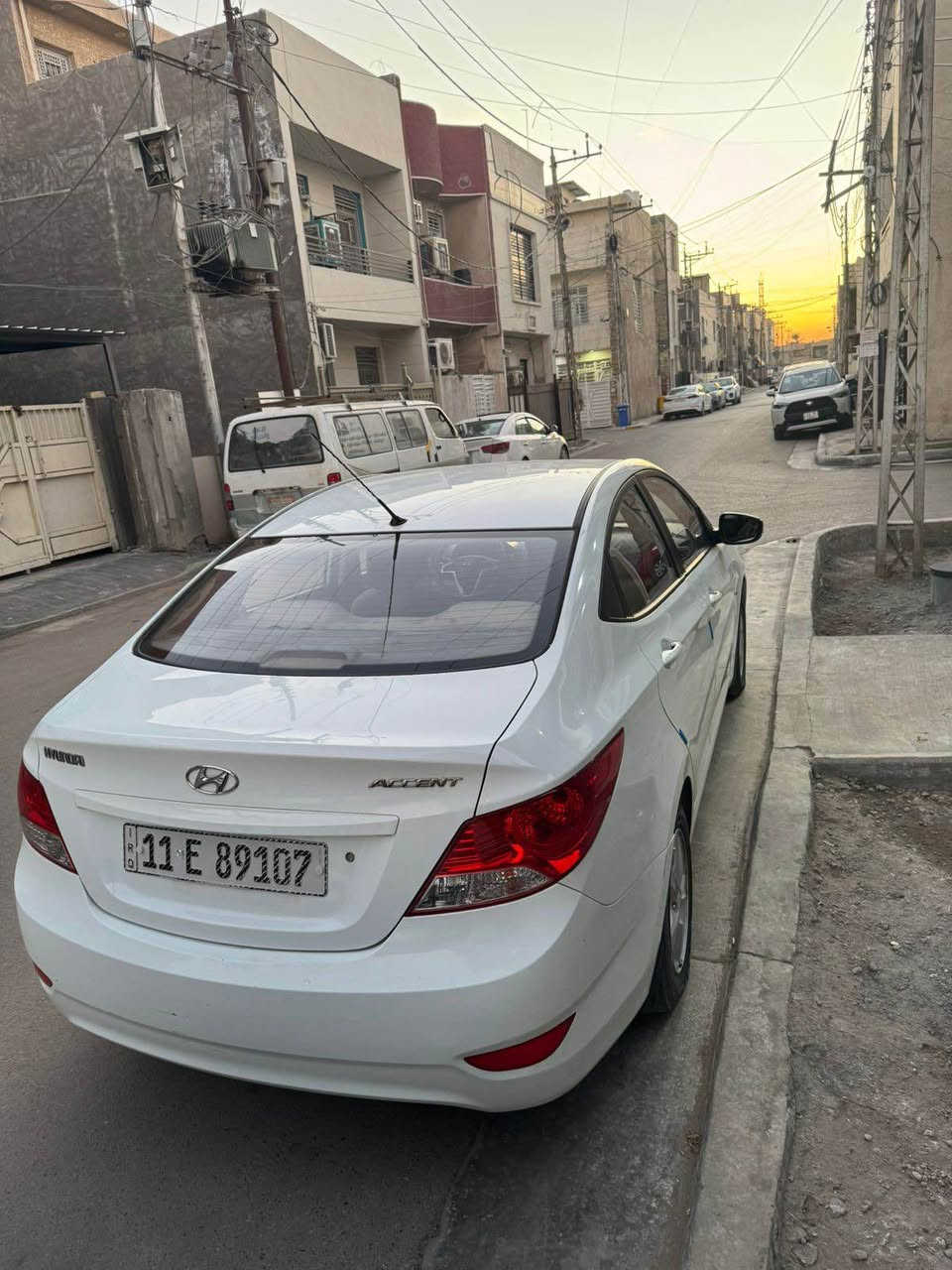 السلام عليكم اكسنت موديل ٢٠١٣  ماشية ٩٦ السيارة بدون صبغ فقط بارد بسيط العنوان المنصور ١٤ رمضان للاتصال *********** بغداد, العراق
