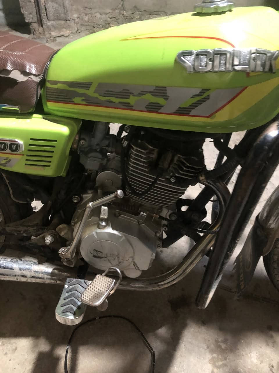 السلام عليكم دراجه سونك موديل ٢٤ دراجه خير من الله دراجه مكينته مكفوله من التنقيص والتبخير دراجه نواقصها بسيطه استاند تعليك وسيبايه وجاملغ الخلفي مزنجر عوزه تبديل اذا تريد تجني دراجه فقط اوراقها كامله مكمله كهربائيات كلها تشتغل السعر 550 وبيه مجال عنواني الاحسينيه رقم فقط واتساب ***********
