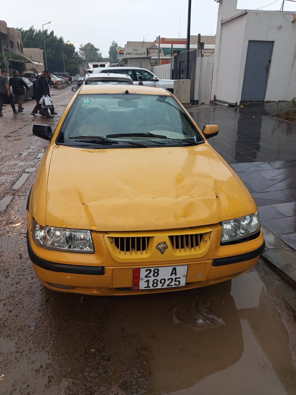 سلام عليكم عدي سمند للبيع موديل 2012 كير مكينه مكفولات تبريد شغال حداديه اماميه خلفيه جديده رقم نجف تحويل موباشر هيهه غرامات مصفره وهاذه رقمي *********** بي واتساب السعر 30وبيه مجال لطيبين
